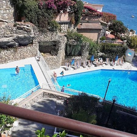 Conca Verde Appartamento Sul Mare Marina dʼMarina dʼAndora المظهر الخارجي الصورة
